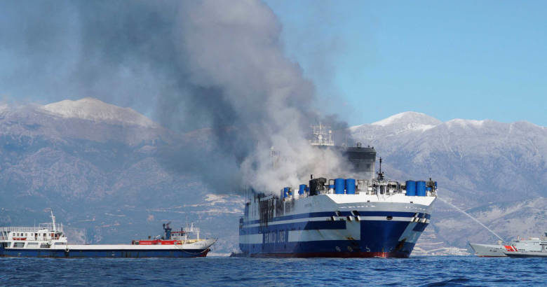 Φωτιά σε πλοίο στην Κέρκυρα