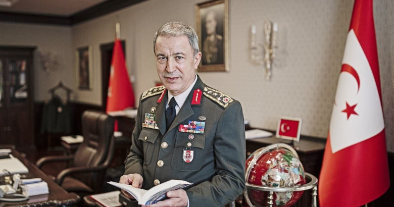 Χουλουσί Ακάρ υπουργός Άμυνας Τουρκία