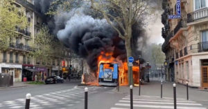 Παρίσι έκρηξη λεωφορείο