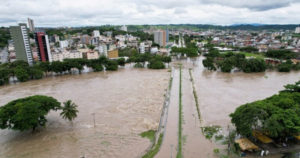 χαμός από τις πλημμύρες στη Βραζιλία