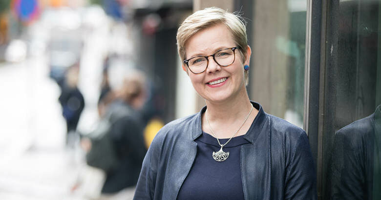 Φινλανδία: Λιποθύμησε on air η Υπουργός Εσωτερικών (vid)