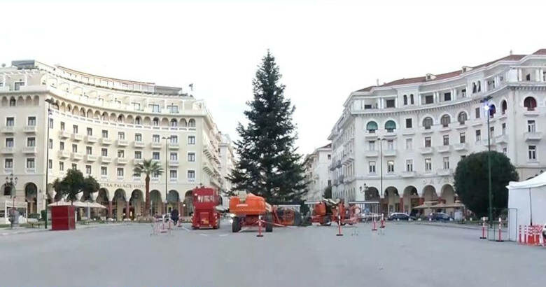 Θεσσαλονίκη χριστουγεννιάτικο δέντρο