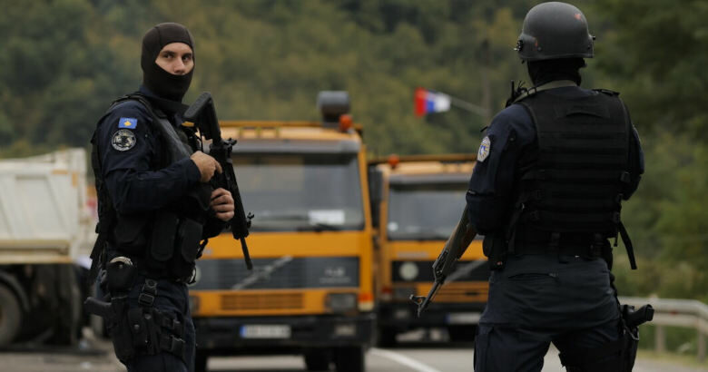 Κόσοβο Σερβία αστυνομικοί οδοφράγματα