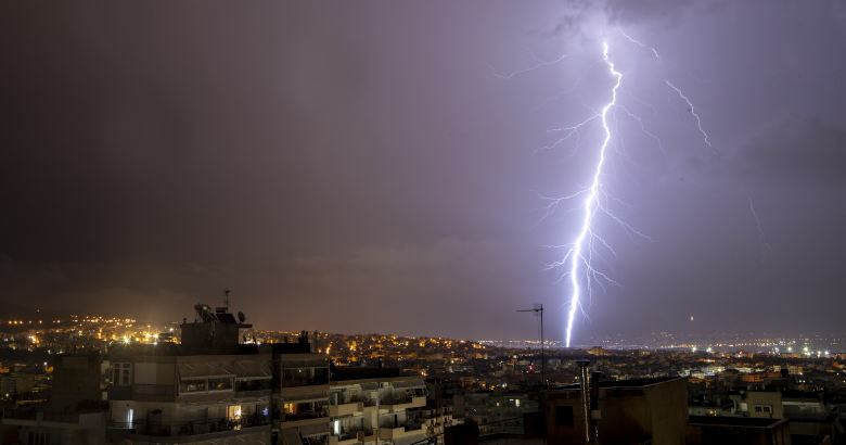 Καιρός βροχή κεραυνός Θεσσαλονίκη