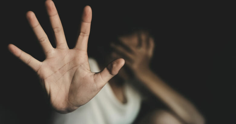 Ενδοοικογενειακή βία βιασμός γυναίκα