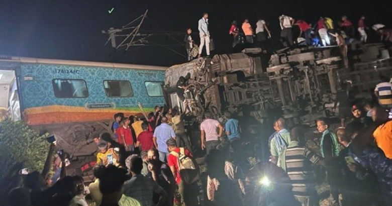 Ινδία τρένα δυστύχημα νεκροί