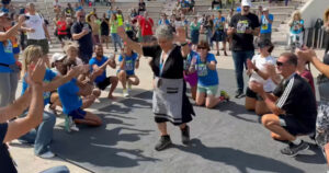 Ημιμαραθώνιος Κρήτης γιαγιά χορός
